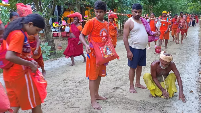 सावन मास में आस्था का सैलाब, उत्तर प्रदेश में कांवड़ यात्रा पूरे उत्साह के साथ जारी